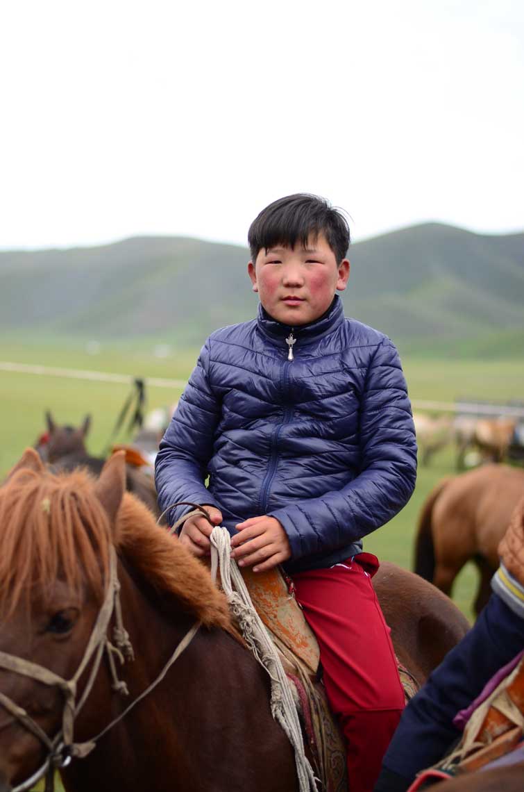 Portrait d'un nomade mongol, participant à la course de chevaux